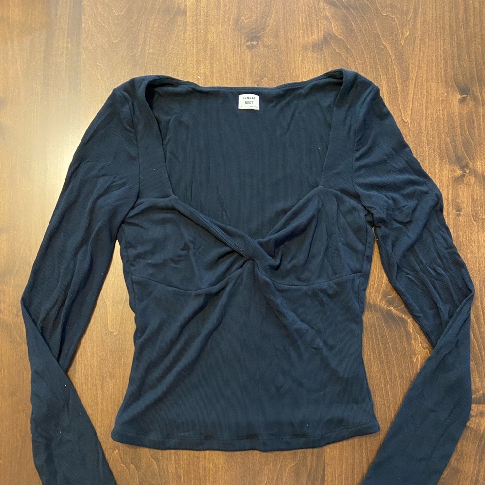 Aritzia Sunday best twist long sleeve top